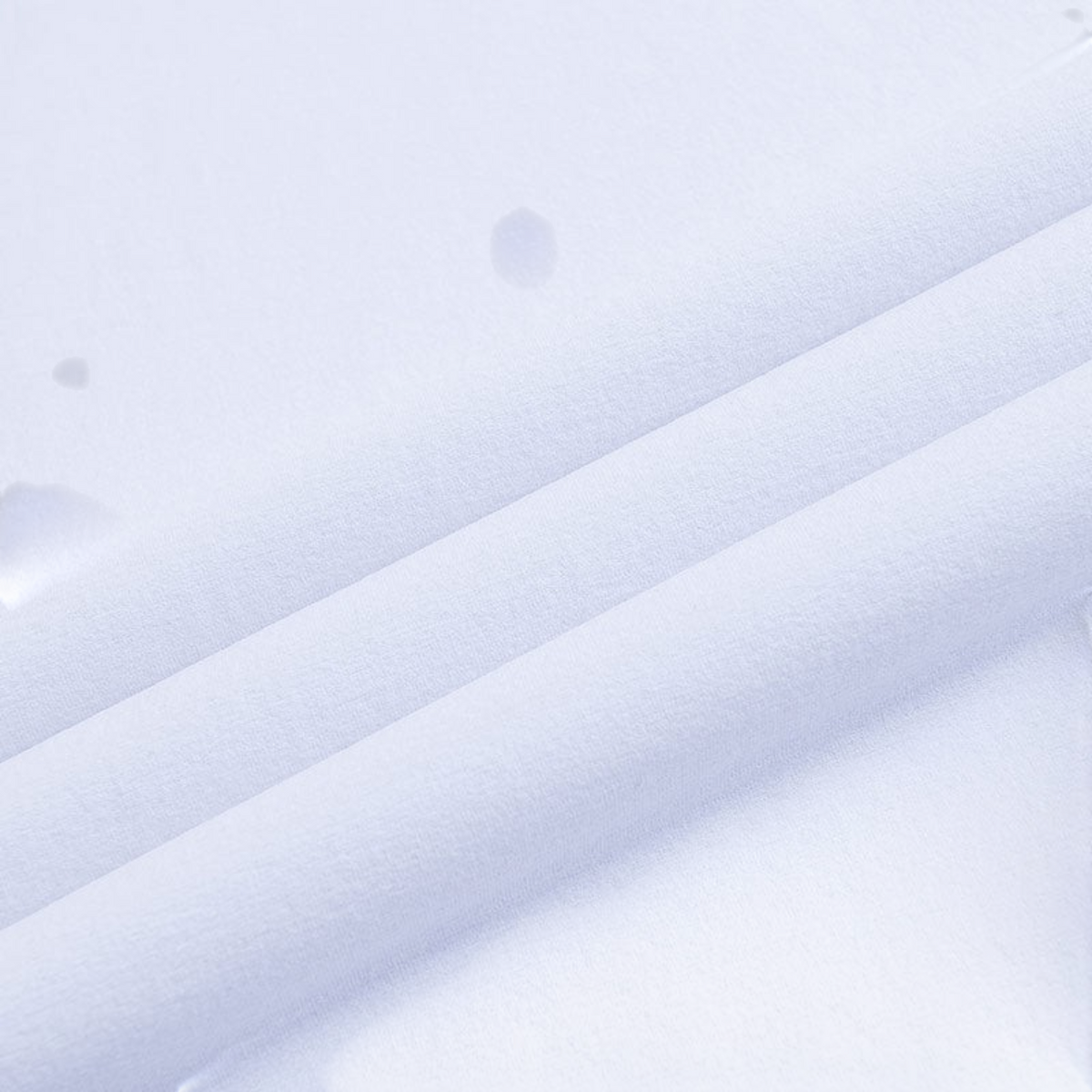 Close-up of the white polyester fabric texture of the FRG ANTA A-Soft Flex cross training T-shirt.