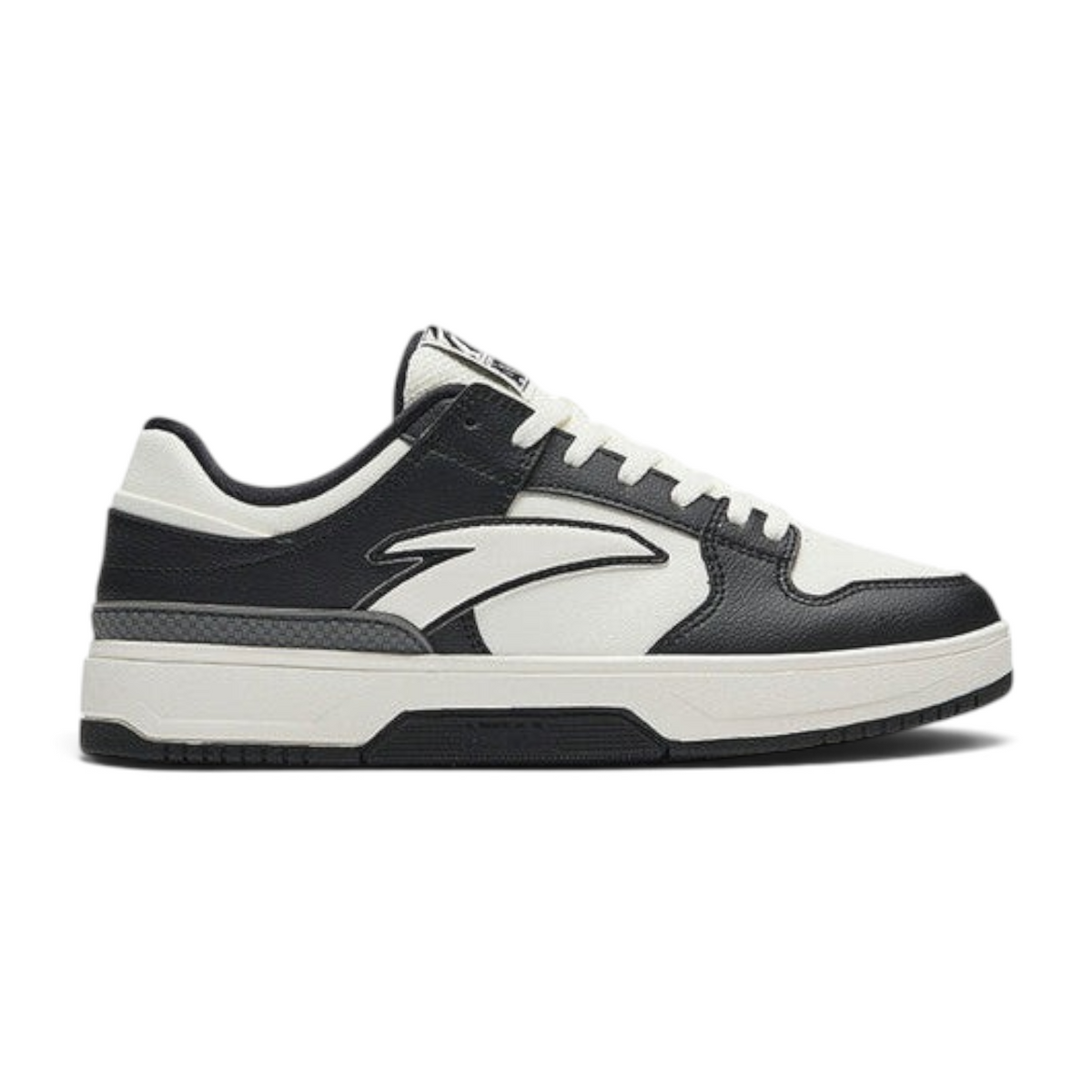 FRG ANTA BASIC CLASSIC sneakers in black and white with a retro-inspired low-top design for daily wear.