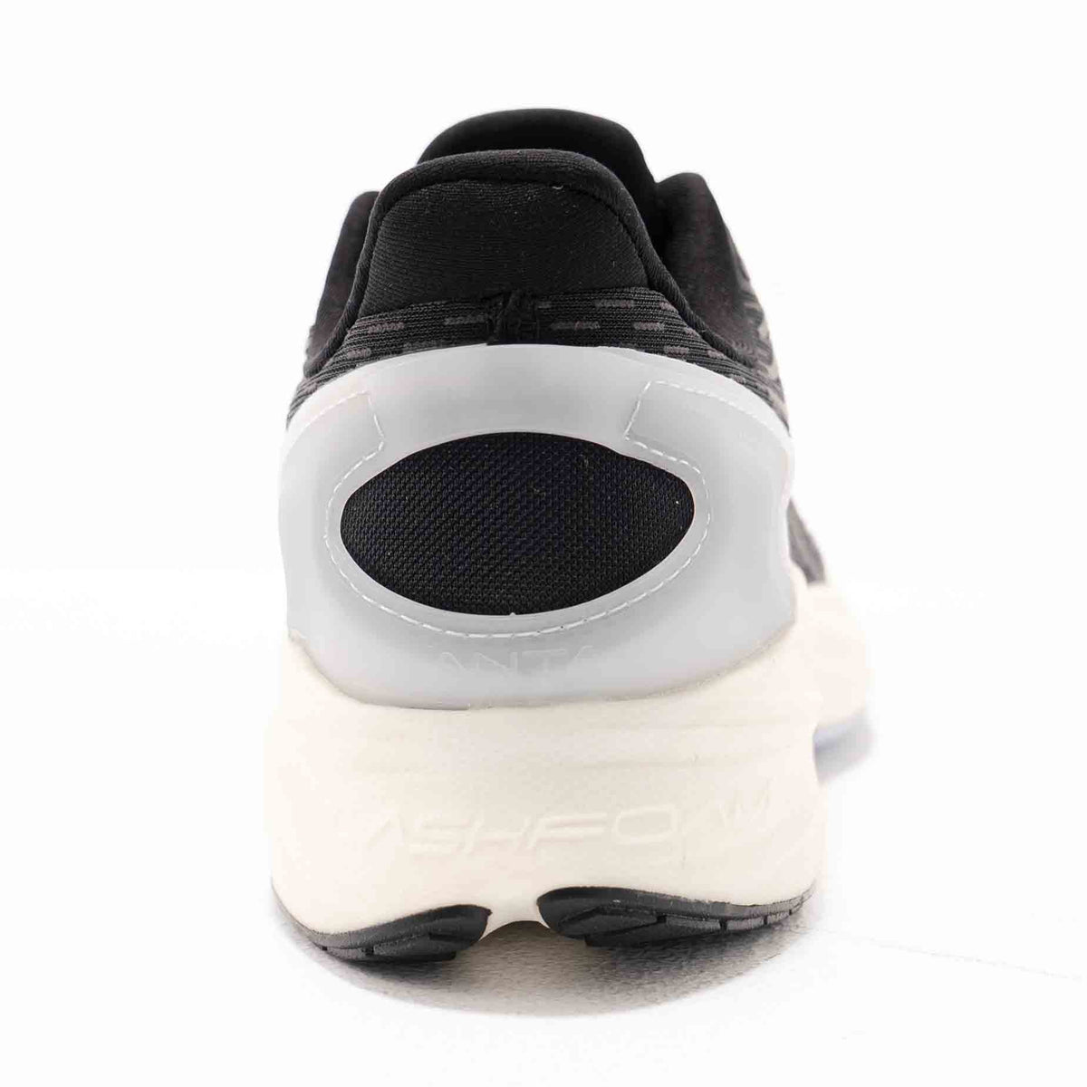 RUNNING SHOES