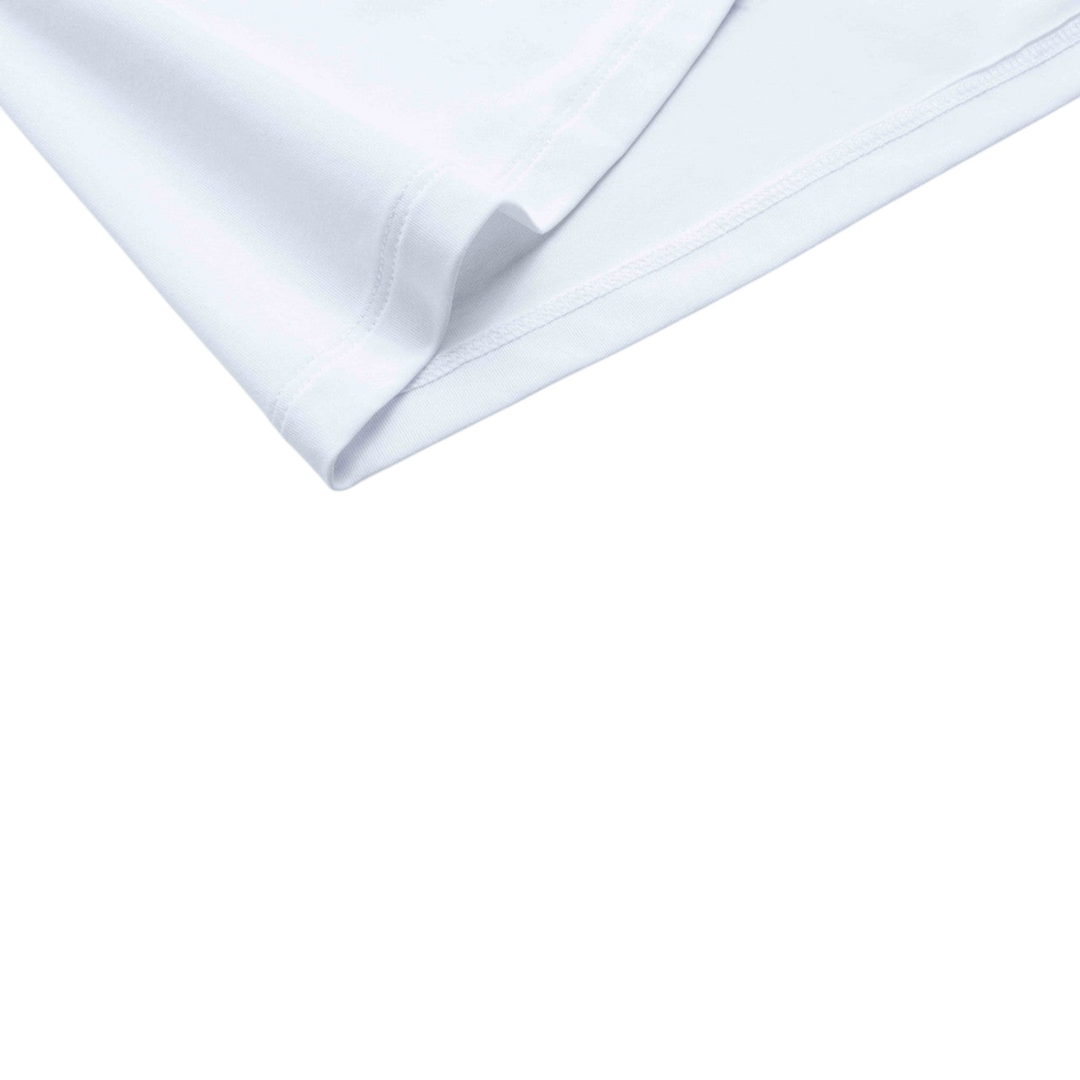 Close-up of the hem and breathable fabric of a white FRG ANTA A-Chill Touch running t-shirt.
