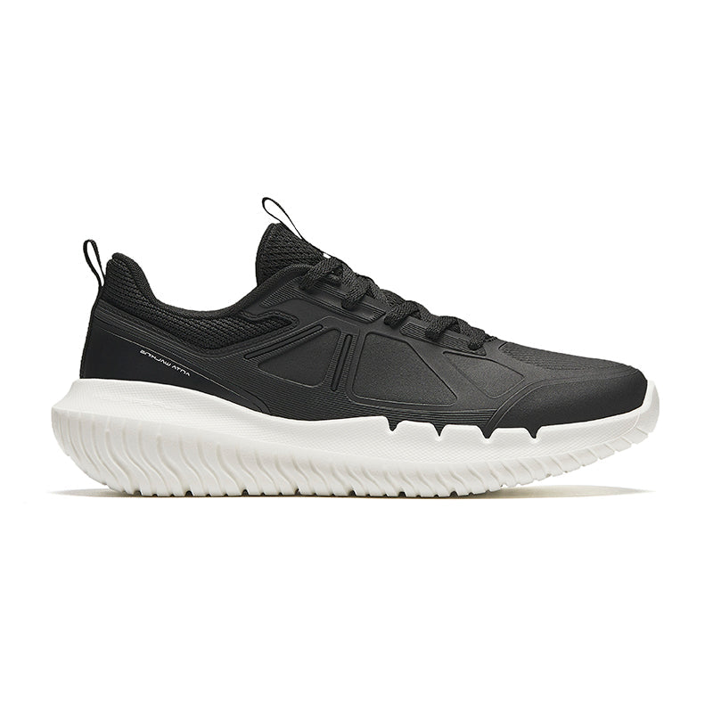 CROSS-TRAINING SHOES