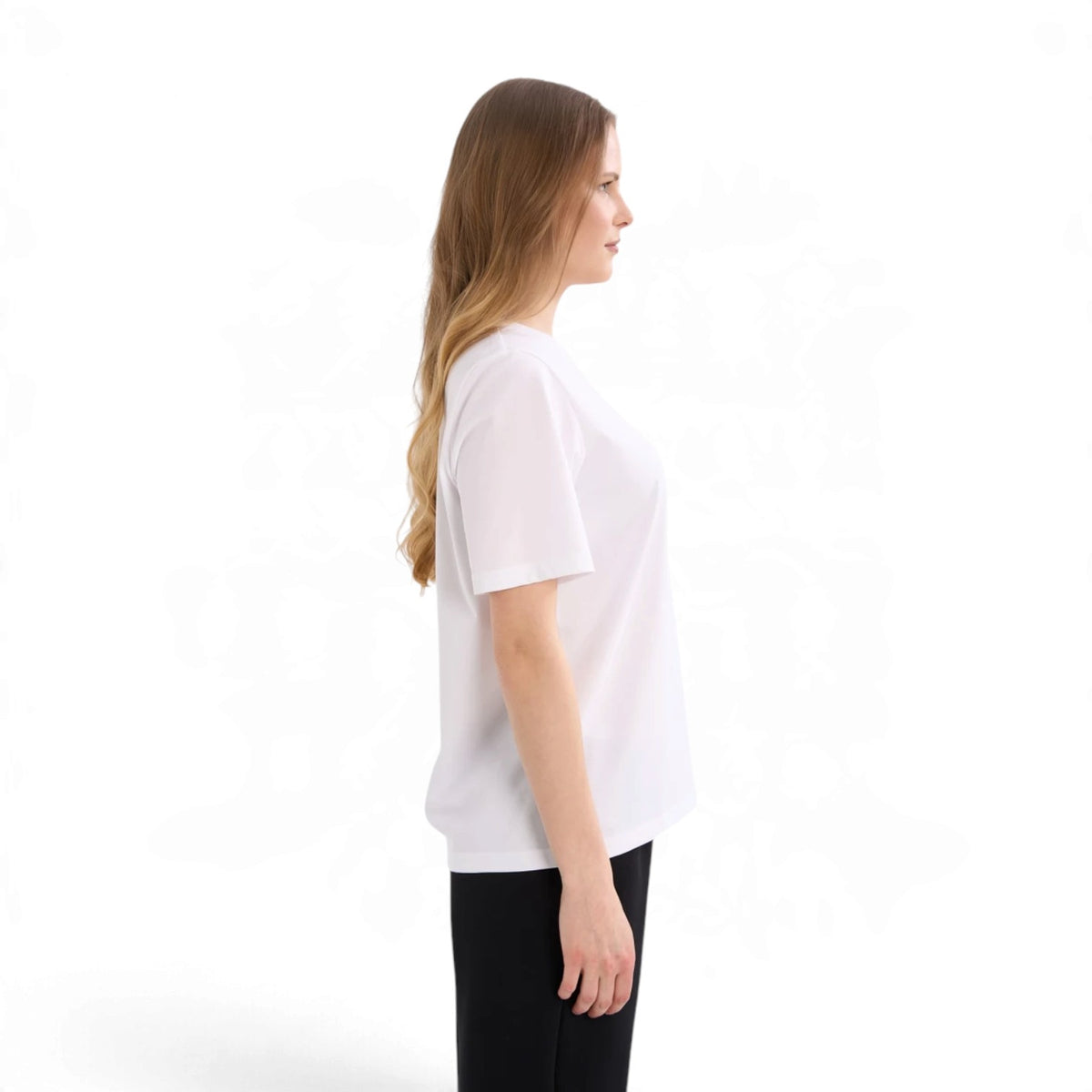 ANTA Women’s TRN T-Shirt in White – product view 3