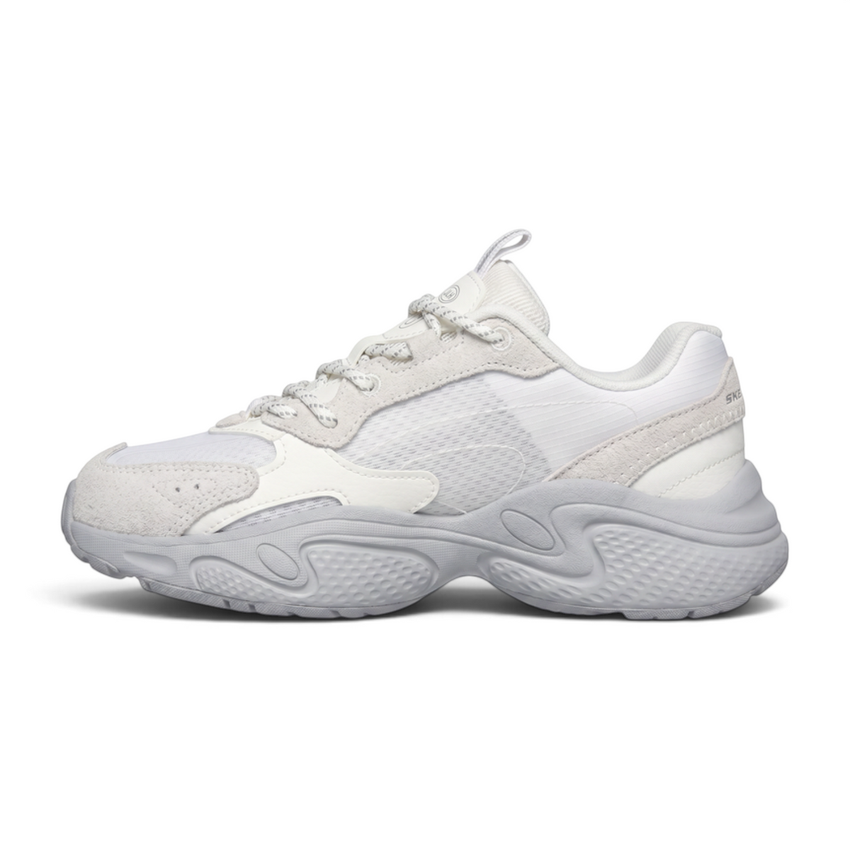 FRG ANTA C37 casual sneakers in white featuring breathable mesh, suede overlays, and a chunky cushioned midsole.